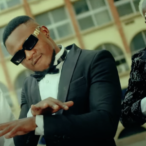 Download Roberto ft. Dizmo & Tiger Tonka - Poverty (Remix) Mp3